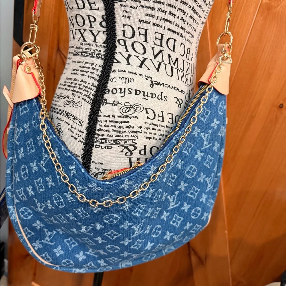 Elegant Blue Patterned Shoulder Bag - Picture 2 of 8